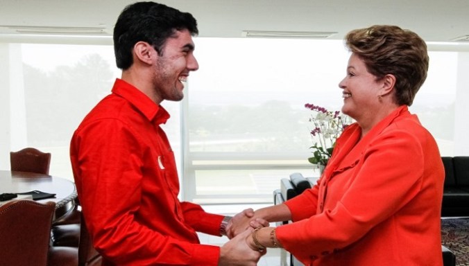 Brasília - DF, 27/09/2013. Presidenta Dilma Rousseff durante encontro com Jeferson Monteiro criador do Dilma Bolada. Foto: Roberto Stuckert Filho/PR.