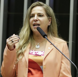 Luizianne Lins por Gustavo Bezerra.jpg